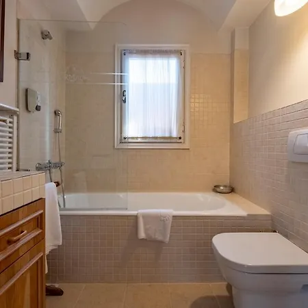 فيلة Terrace Triplex In Peninsula *