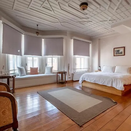 Terrace Triplex In Peninsula 빌라